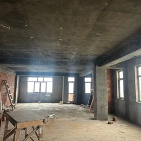 In Baku 125.0 m² apartment is for sale - Image 2