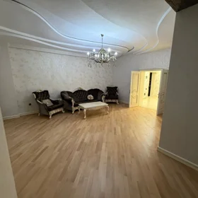 In Baku 200.0 m² apartment is for rent - Image 2