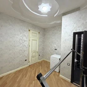In Baku 200.0 m² apartment is for rent - Image 6