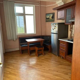 In Baku 70.0 m² apartment is for rent - Image 2