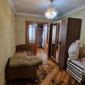 In Baku 70.0 m² apartment is for sale - Image 2