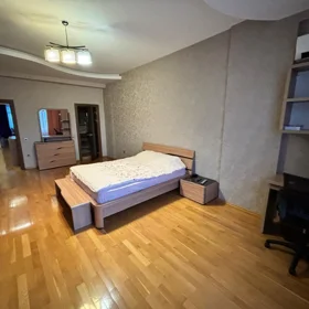 In Baku 140.0 m² apartment is for sale - Image 6