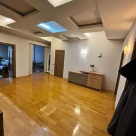 In Baku 140.0 m² apartment is for sale - Image 10