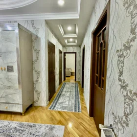 In Baku 100.0 m² apartment is for sale - Image 2