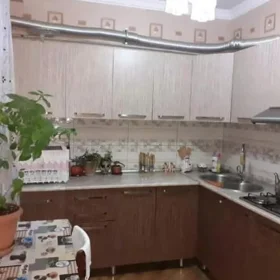In Baku 90.0 m² apartment is for rent - Image 3