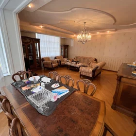 In Baku 185.0 m² apartment is for rent - Image 7