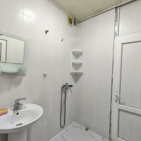 In Baku 50.0 m² apartment is for rent - Image 2