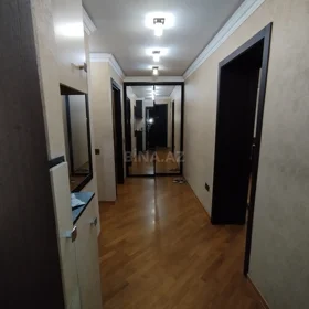 In Baku 70.0 m² apartment is for sale - Image 4