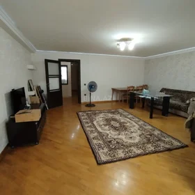 In Baku 70.0 m² apartment is for sale - Image 8