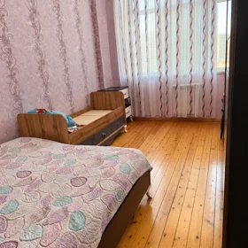 In Baku 90.0 m² apartment is for rent - Image 2