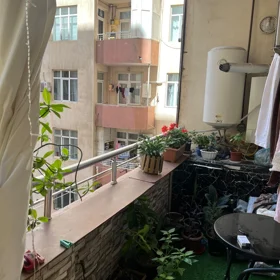 In Baku 100.0 m² apartment is for sale - Image 4