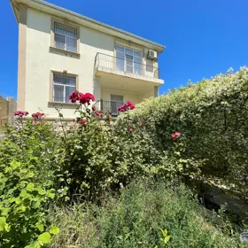 In nan 185.0 m² house with 4.0 rooms is for sale - Image 6
