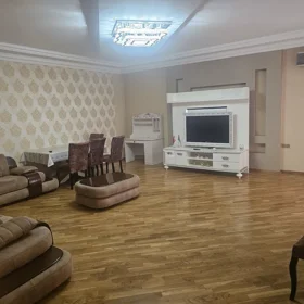 In Baku 130.0 m² apartment is for rent - Image 2