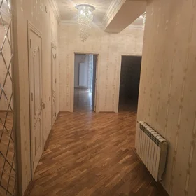 In Baku 130.0 m² apartment is for rent - Image 7