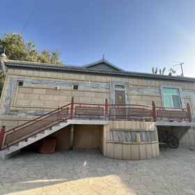 In Binəqədi rayonu 155.0 m² house with 4.0 rooms is for sale - Image 2