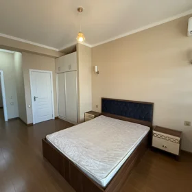 In Baku 150.0 m² apartment is for rent - Image 4