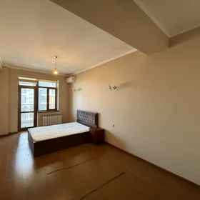 In Baku 150.0 m² apartment is for rent - Image 5