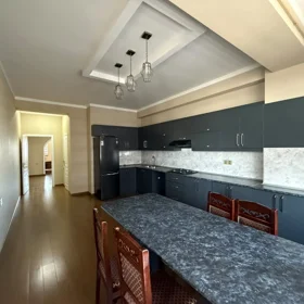 In Baku 150.0 m² apartment is for rent - Image 9