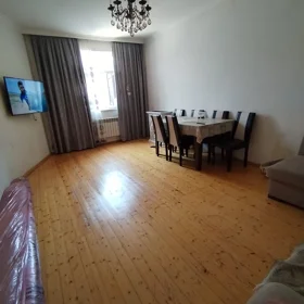 In Səbail rayonu 100.0 m² house with 3.0 rooms is for sale - Image 2