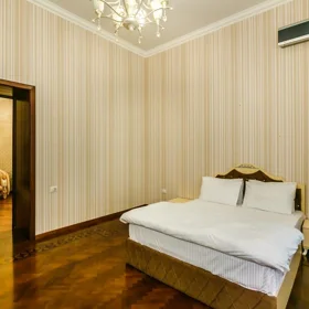 In Baku 220.0 m² apartment is for rent - Image 7