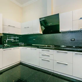 In Baku 220.0 m² apartment is for rent - Image 10