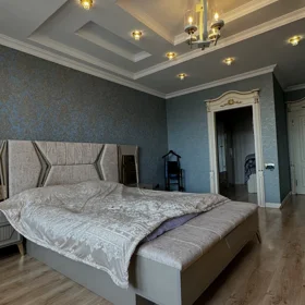 In Baku 280.0 m² apartment is for rent - Image 2