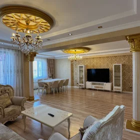 In Baku 280.0 m² apartment is for rent - Image 4