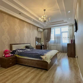 In Baku 280.0 m² apartment is for rent - Image 8