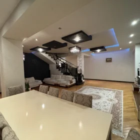 In Baku 160.0 m² apartment is for sale - Image 2
