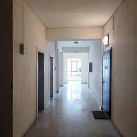 In Baku 137.0 m² apartment is for sale - Image 10