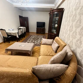 In Səbail rayonu 70.0 m² apartment is for sale - Image 2