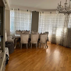 In Baku 212.0 m² apartment is for sale - Image 2