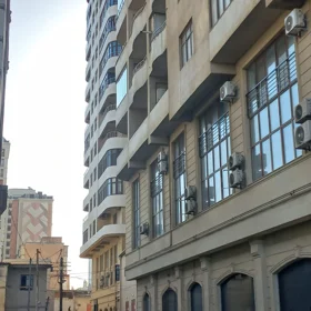 In Baku 212.0 m² apartment is for sale - Image 4