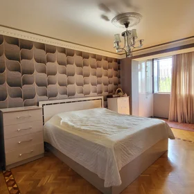 In Baku 110.0 m² apartment is for sale - Image 6