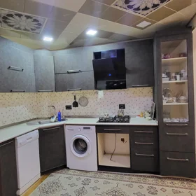 In Baku 110.0 m² apartment is for sale - Image 9