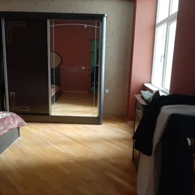 In Baku 150.0 m² apartment is for rent - Image 4