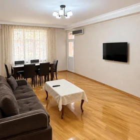 In Baku 130.0 m² apartment is for rent - Image 2