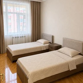 In Baku 130.0 m² apartment is for rent - Image 5
