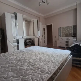 In Baku 110.0 m² apartment is for rent - Image 5