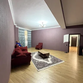 In Baku 150.0 m² apartment is for rent - Image 8