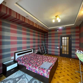In Baku 145.0 m² apartment is for rent - Image 2