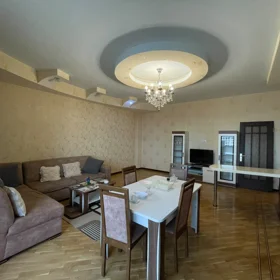 In Baku 145.0 m² apartment is for rent - Image 3