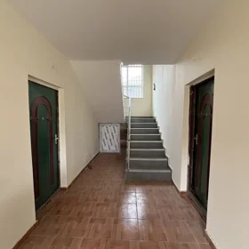 In Baku 210.0 m² house with 8.0 rooms is for sale - Image 3