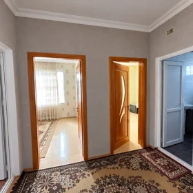 In Baku 210.0 m² house with 8.0 rooms is for sale - Image 10