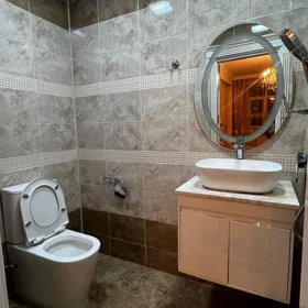In Baku 200.0 m² apartment is for rent - Image 8