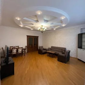 In Baku 150.0 m² apartment is for rent - Image 3
