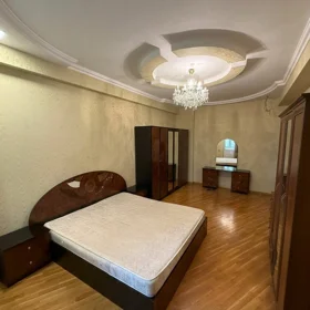 In Baku 150.0 m² apartment is for rent - Image 5