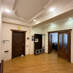 In Baku 150.0 m² apartment is for rent - Image 10