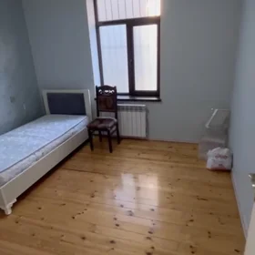 In Binəqədi rayonu 120.0 m² house with 4.0 rooms is for rent - Image 2