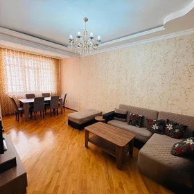 In Baku 70.0 m² apartment is for rent - Image 3